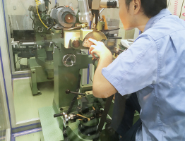 繊細な加工は鍛造リングならでは 繊細な加工は鍛造リングならでは