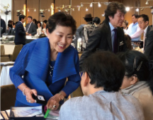 会場でも大人気の大久保さん 会場でも大人気の大久保さん
