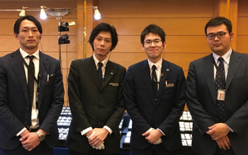(左から)池田、畠山、岩田、村田 (左から)池田、畠山、岩田、村田