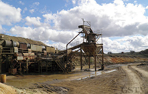 オーストラリア、インベレル地区のサファイア鉱山