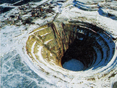永久凍土の下に眠るロシアのミールヌィダイヤモンド鉱山
