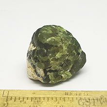 ウラル山脈産デマントイドの原石