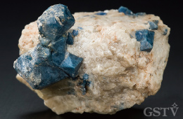 ベトナム産母岩付きのコバルトを含有するスピネルの結晶(近山晶宝石研究所WEBミュージアムから提供)
