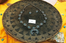 アメリカ先住民Hopiと呼ばれるインディアンが使用していた装飾品