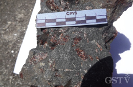 火成岩に含まれるカリウム長石