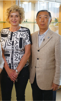 ガブリエル氏と筆者。 ガブリエル氏と筆者。