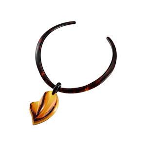 本べっ甲 エグリ オメガネックレス