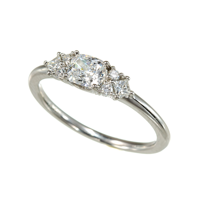 PT950Dカラーダイヤモンド&ダイヤ(リリーダイヤカット)リングD約0.50ct(D SI1)