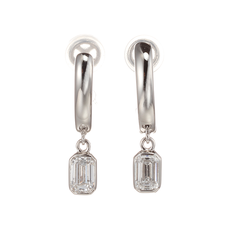 PT950 Dカラーダイヤモンド フェザータッチイヤリング D 約0.60ct(D VS2)