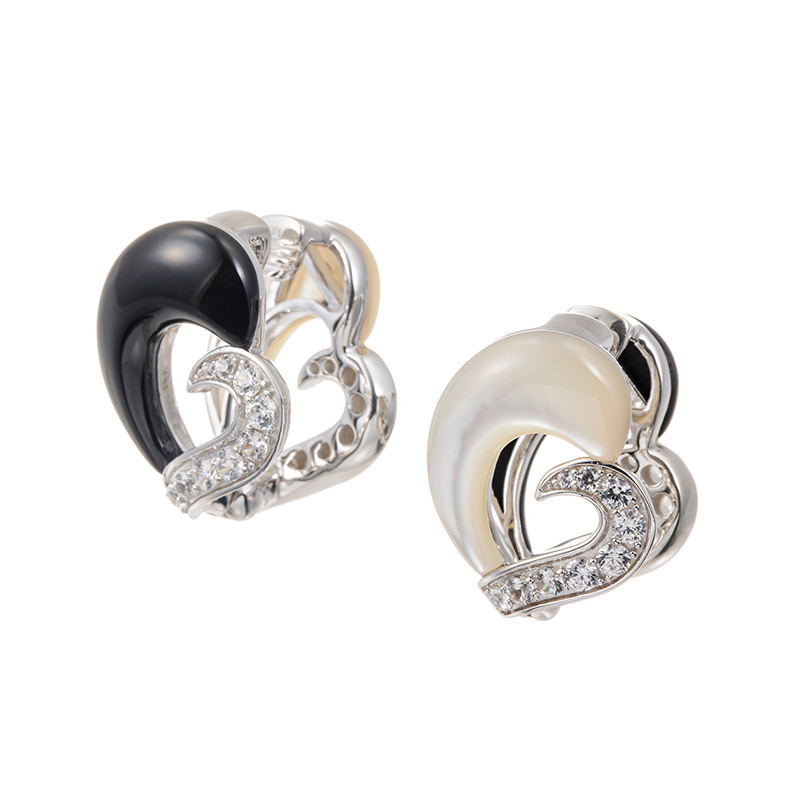 パラジウムシルバー950白蝶貝オニキス天然ホワイトジルコンBlack＆White Miaピアリング