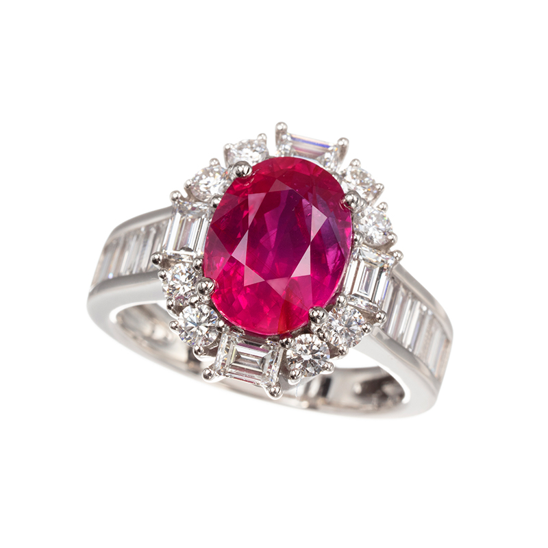 ルビー　ダイヤモンドリング　　ピンキッシュレッド ルビーダイヤモンドリングピンキッシュレッド