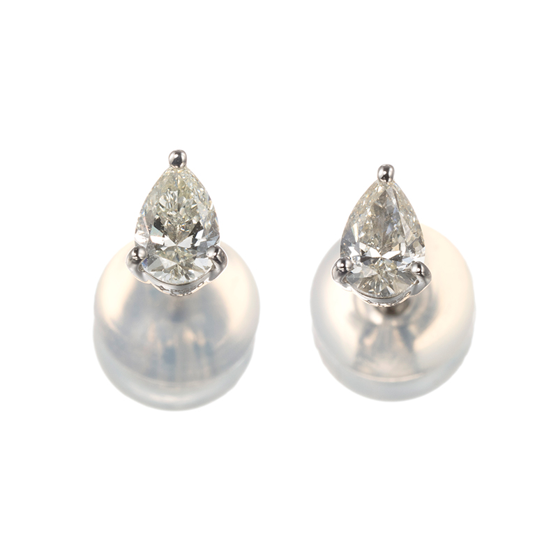 PT950 ダイヤモンド ピアス D 約0.30ct