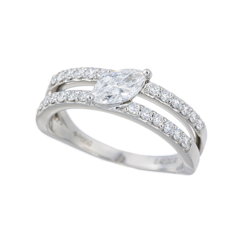 PT950Dカラーダイヤモンド&ダイヤリングD約0.40ct(ＤSI1)D約0.30ct