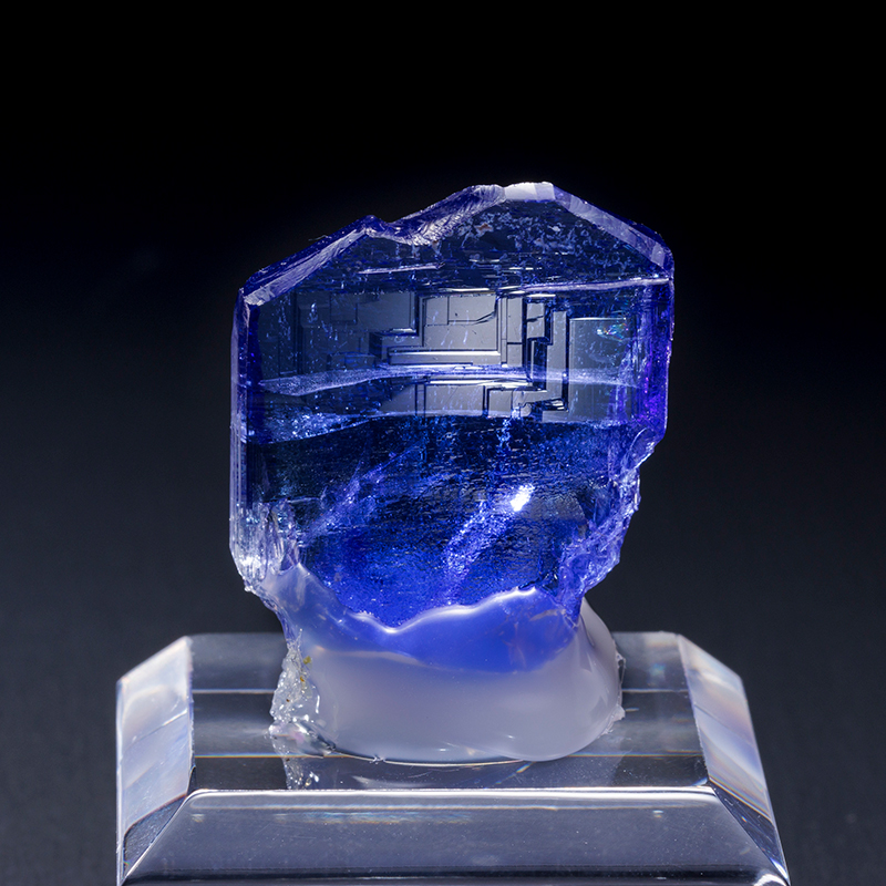 タンザナイト 原石 台座付き TA 79.902ct