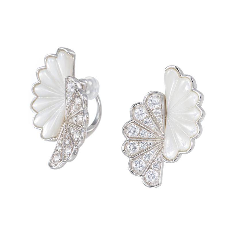 パラジウムシルバー950天然ホワイトジルコン白蝶貝MiaフェザータッチイヤリングZI約1.60ct