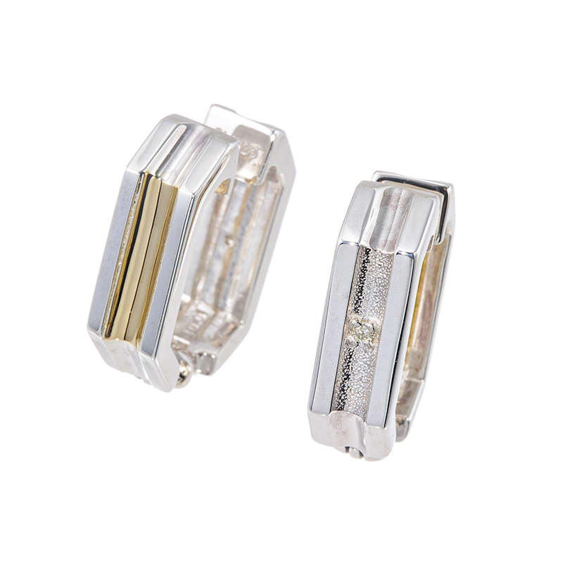 SV/K18YG ダイヤモンド ピアリング D 約0.02ct 