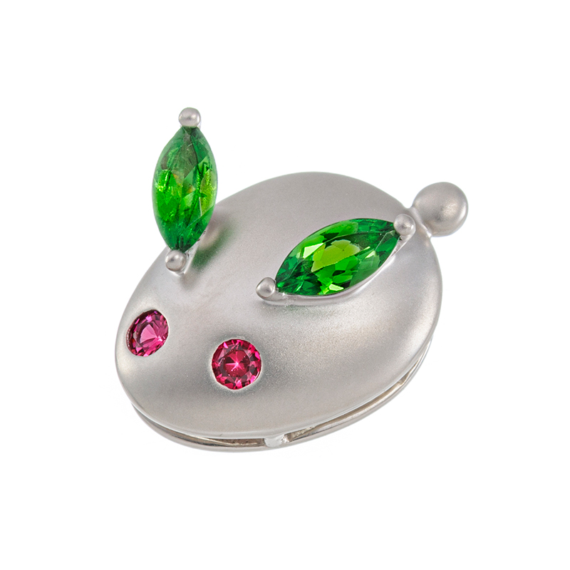 PT950 ツァボライト ミャンマー産レッドスピネル 雪ウサギ ペンダントトップ