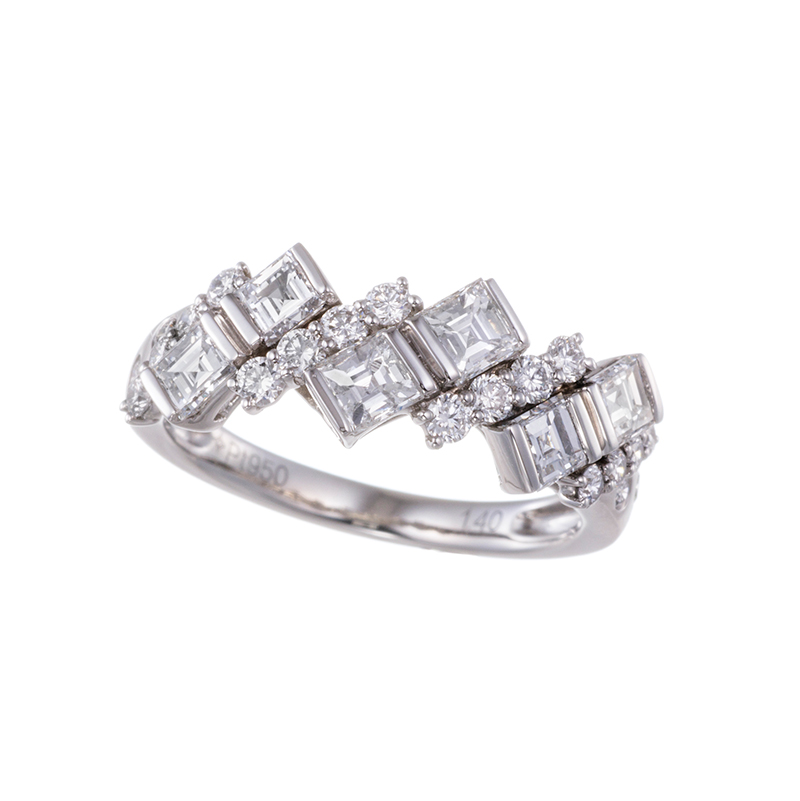 PT950 スクエアステップカットダイヤモンド & ダイヤ リング D約0.95ctD約0.45ct