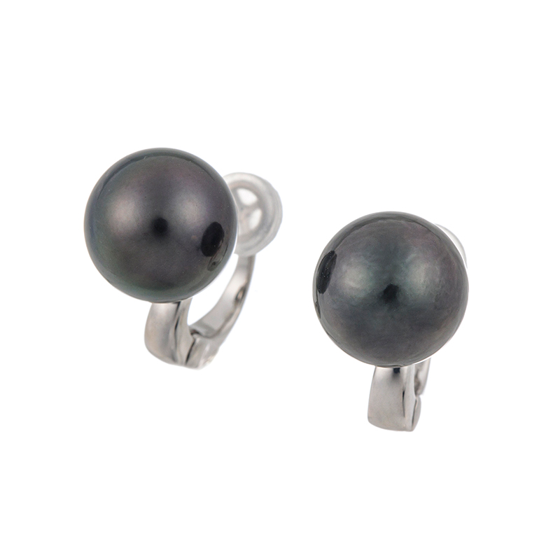 SV黒蝶真珠フェザータッチイヤリングP約9.0mm